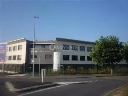 location local d'activités 53 m² à 1 468 m²