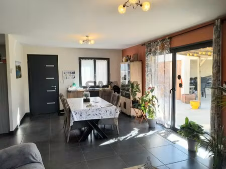 à vendre belle villa contemporaine de 98 m2 avec jardin et piscine a sauve- exclusivité...