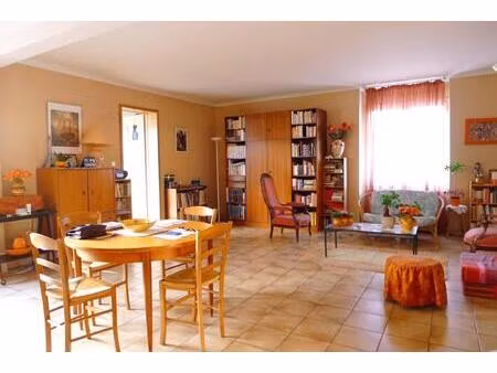 limoux dans immeuble bourgeois appartement de type 5 avec terrasse