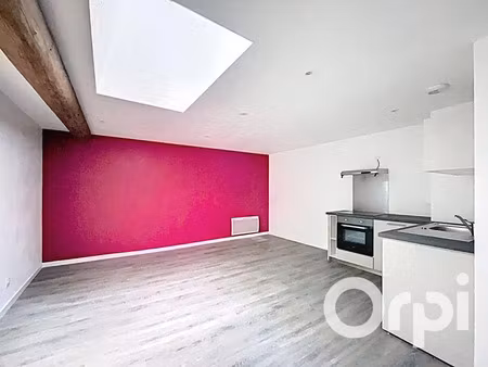 location appartement 2 pièces 49 m² à saint-flour (15100)
