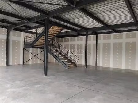 vente entrepôt 663 m²