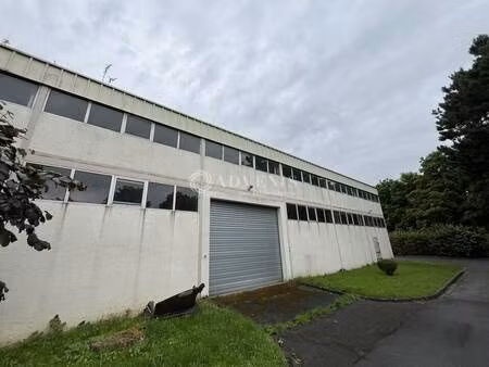 vente entrepôt guyancourt 78280 1000m²
