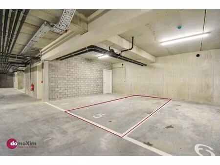 ondergrondse parkeerplaats in het centrum van baal