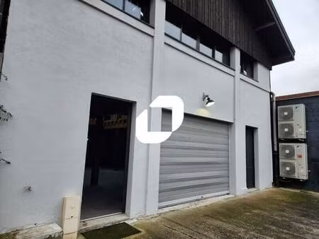 vente local d'activités 240 m²