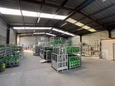 vente local d’activités 743m²