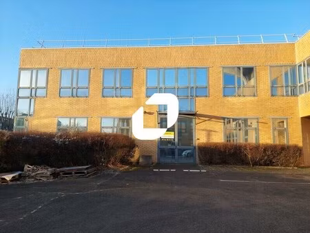 vente local d’activités montigny le bretonneux 78180 821m²