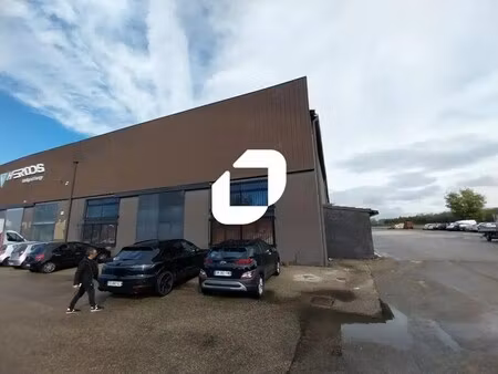 vente local d'activités 777 m²