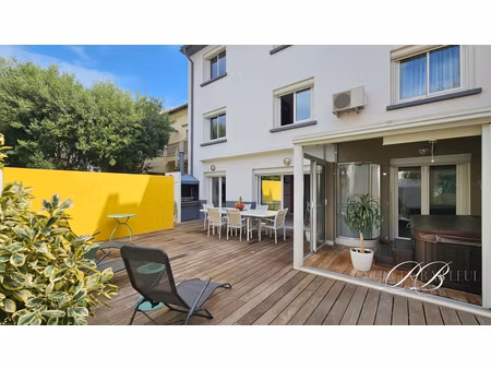 grande maison 260 m2 sur 270 m2 de terrain 2 grands garages - la lunette