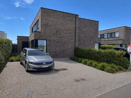 hoogwaardig afgewerkte en energiezuinige woning  3 slpk en tuin met landelijk zicht  aartr