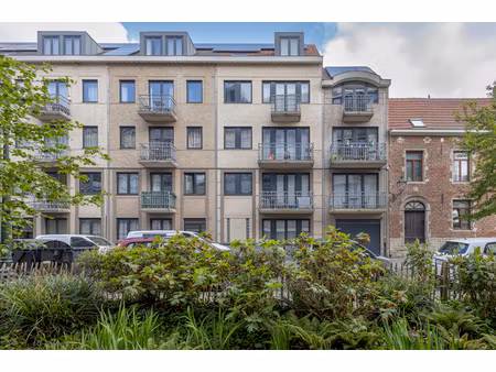 appartement te koop in etterbeek met 2 slaapkamers