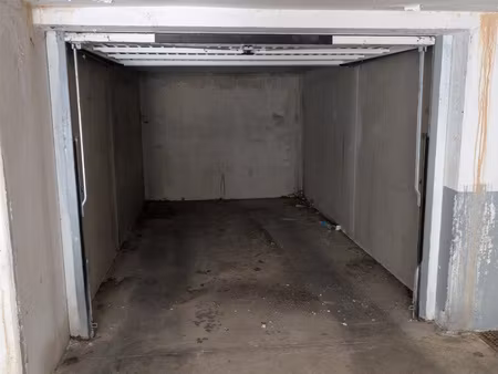 garage en sous sol  avenue de le l'europe à castelnau  tramw