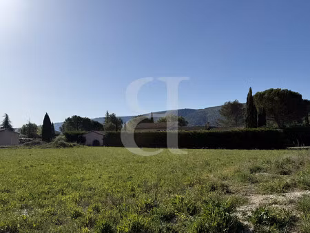 terrain constructible proche des commodités avec vue dégagée