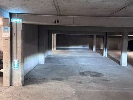 parking / box combs la ville