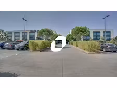 location bureaux 18 m² à 916 m²