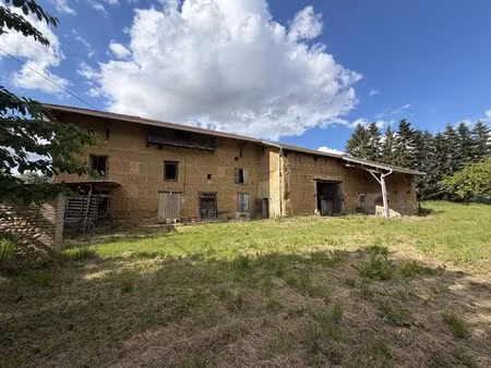 charmante maison à rénover dans un bel environnement
