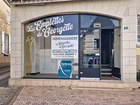 location local commercial 2 pièces  66.00m²  doué