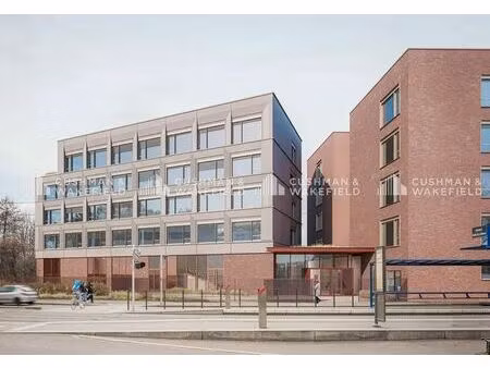 location bureaux 576 m² à 3 052 m²