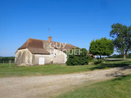 ancien corps de ferme à rénover à la campagne