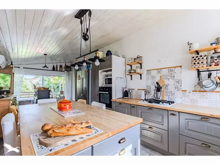 vente maison 5 pièces 104 m² pugnac (33710)