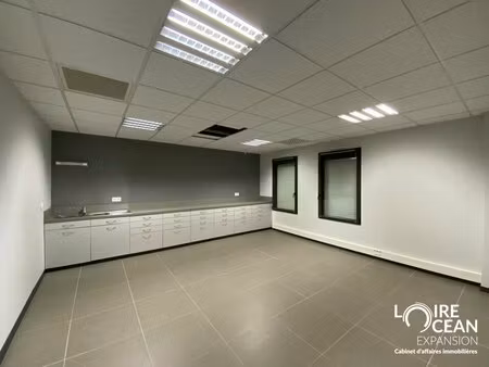location local professionnel 353m² st lumine de clisson 44190