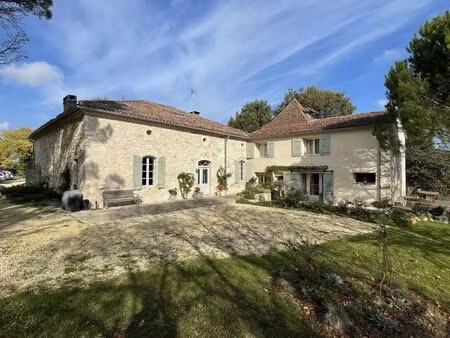 bel ensemble immobilier proche de lectoure