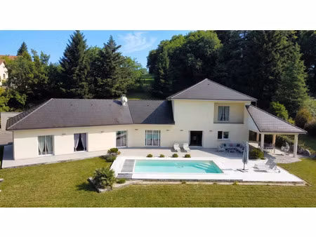 vente maison 7 pièces 253m2 pau 64000 - 720000 € - surface privée