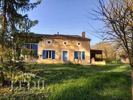 maison de campagne 4 chambres  piscine et terrain