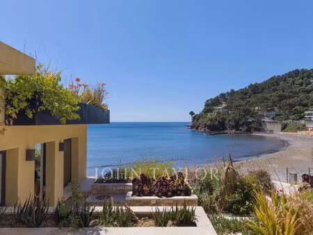 villa pieds dans l’eau – vue mer panoramique & accès privé à la plage