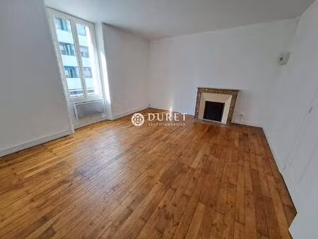 vente immeuble à la roche-sur-yon (85000) : à vendre / 220m² la roche-sur-yon