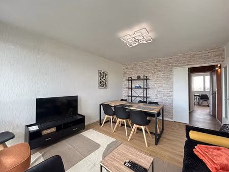 location appartement 5 pièces 88m2 reims 51100 - 1400 € - surface privée
