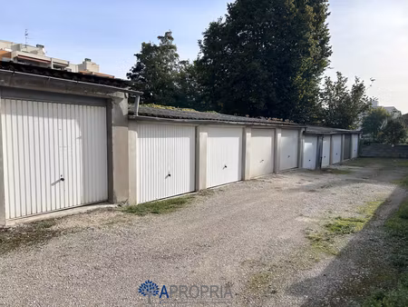 garage - 11 m²