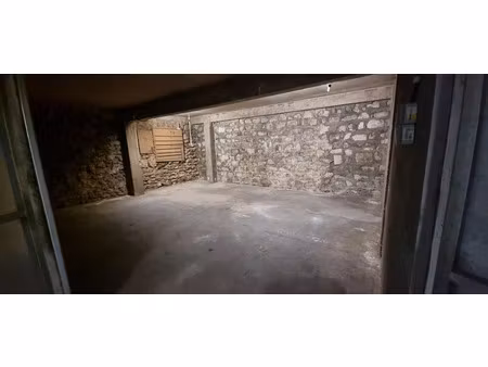 location parking 30 m² à paris 20ème (75020)  216 €