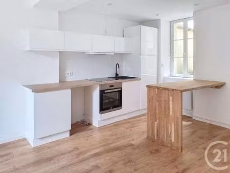 location appartement t1 à guingamp (22200) : à louer t1 / 26m² guingamp