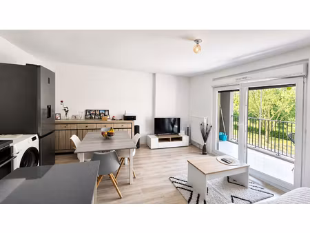 appartement t3 récent avec loggia et 2 parkings - centre de wattrelos