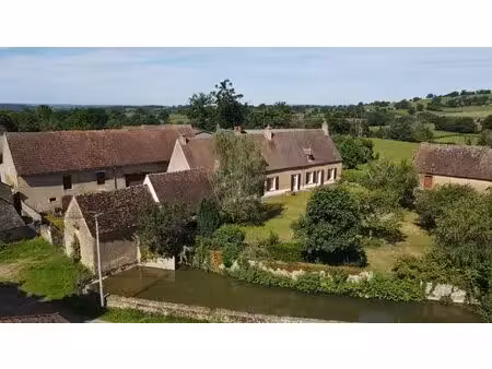 au cœur de notre belle campagne nivernaise  maison d’habitation avec nombreuses...
