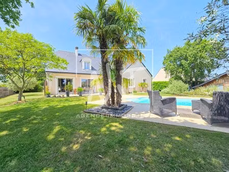 maison familiale avec piscine  jardin arboré et garage double