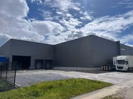 à louer – entrepôt/bâtiment commercial | bilzen