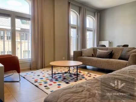 gemeubeld 1 slaapkamer appartement in hartje hasselt!