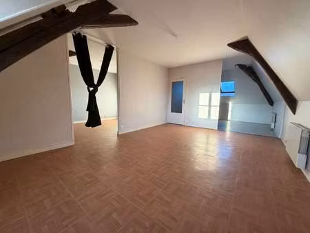 location appartement 2 pièces à sablé-sur-sarthe centre (72300) : à louer 2 pièces / 44m² 