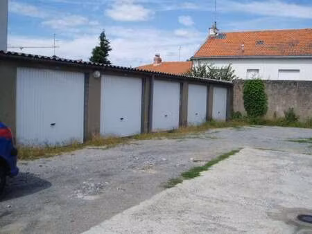 location garage box et parking à nantes saint-donatien (44000) : à louer / nantes saint-do