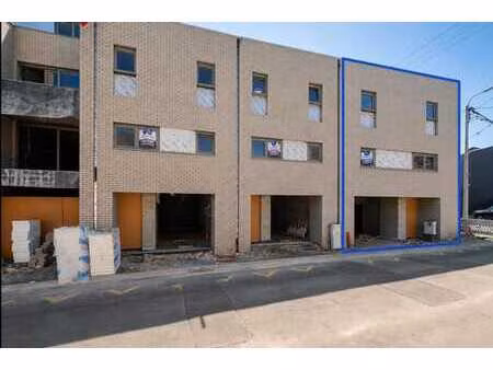 maison neuve 3 façades de 214 m² avec terrasse et garage