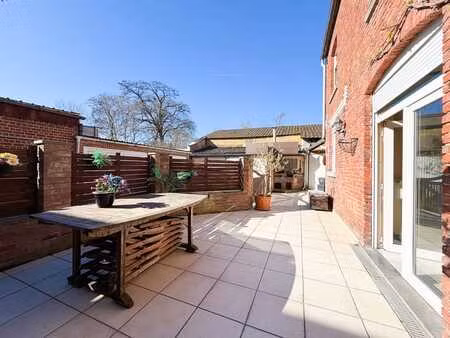 spacieuse maison 4 chambres avec garage et terrasse