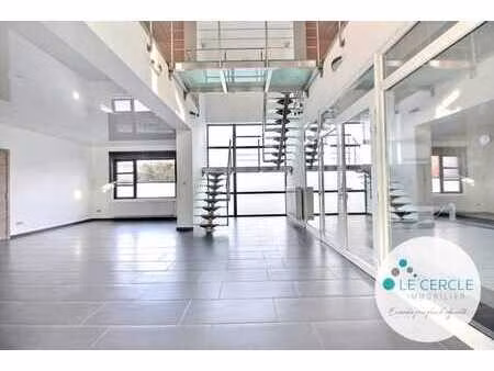 fermette rénovée avec piscine  terrain et plusieurs annexes