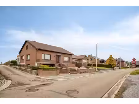 maison plain-pied avec jardin et terrain de 22a