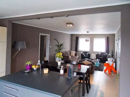 appartement 2 chambres à louer à leuze-en-hainaut