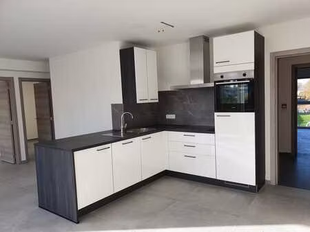 a louer bel appartement 1 chambre + bureau