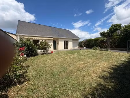maison de plain pied 3 chambres angers / les justices jardin et garage