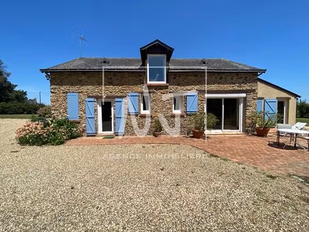 maison ancienne à vendre à erdre en anjou avec une marre et un puits