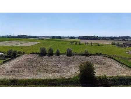 beau terrain a bâtir de 5.426m2! idéalement situé!!