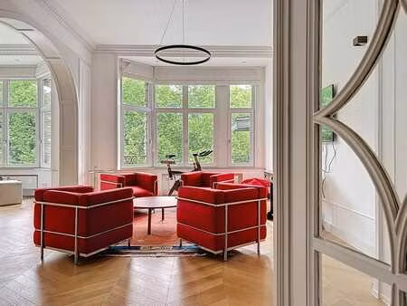 sous offre - abbaye de la cambre- appartement rénové sur 207